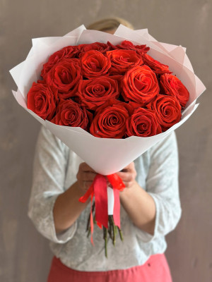 15 красных роз Эквадор (50 см)