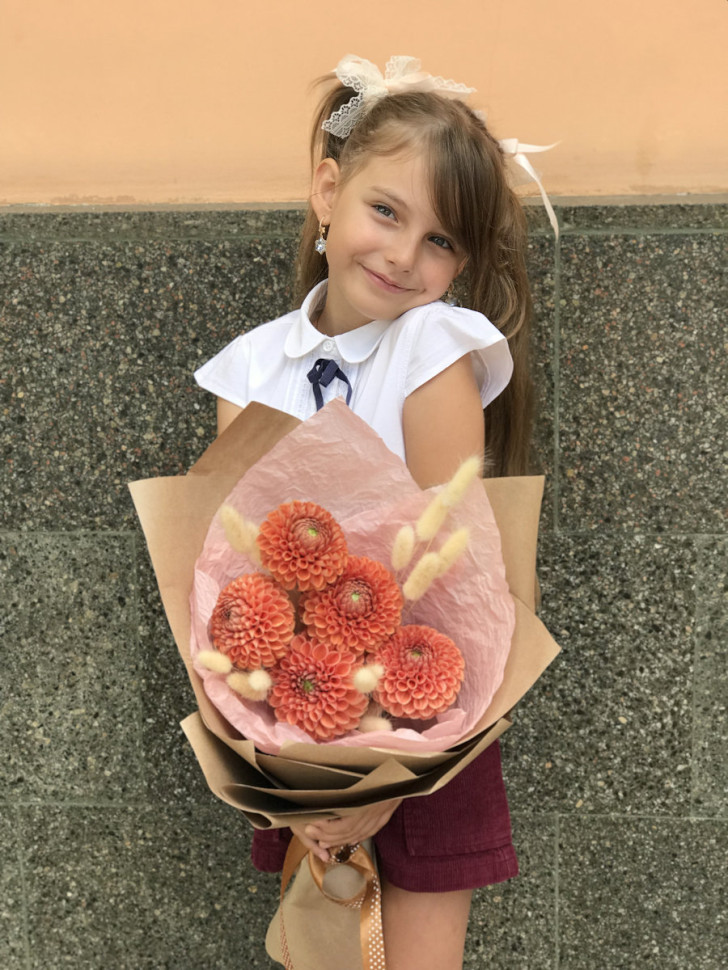 Букет из 5 георгинов