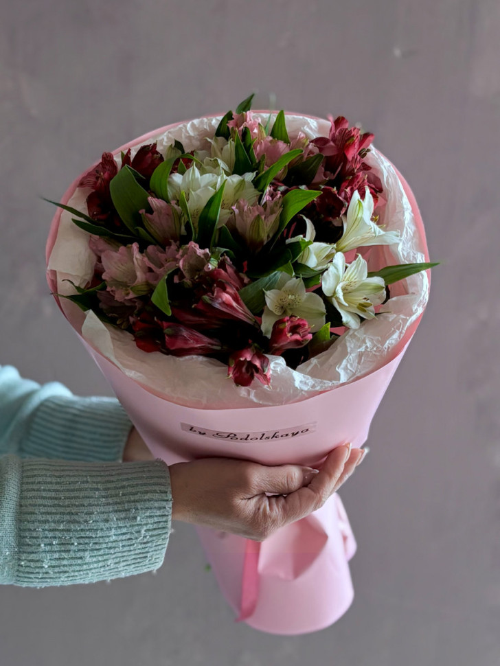 Букет из 9 альстромерий 