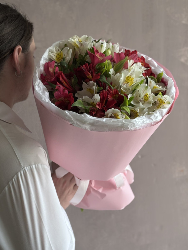 Букет из 9 альстромерий 