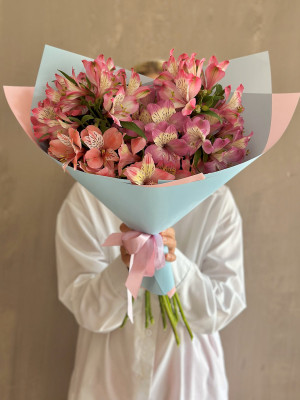 Букет из 9 розовых альстромерий