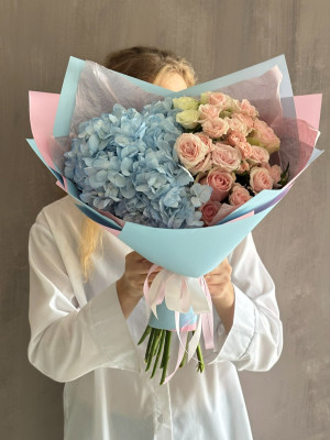 Дуобукет из гортензий и роз