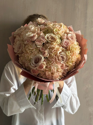 Композиция «Обрамление королевы»