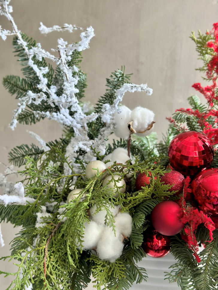 Композиция «Красный мороз»