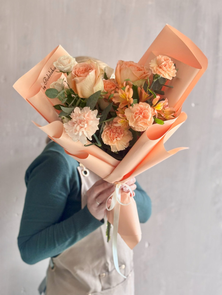 Букет «Нежная персиковая симфония»