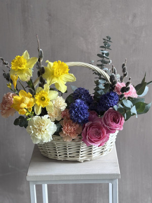 Корзина «Весенний заряд»