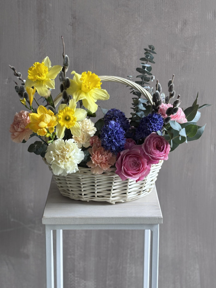 Корзина «Весенний заряд»