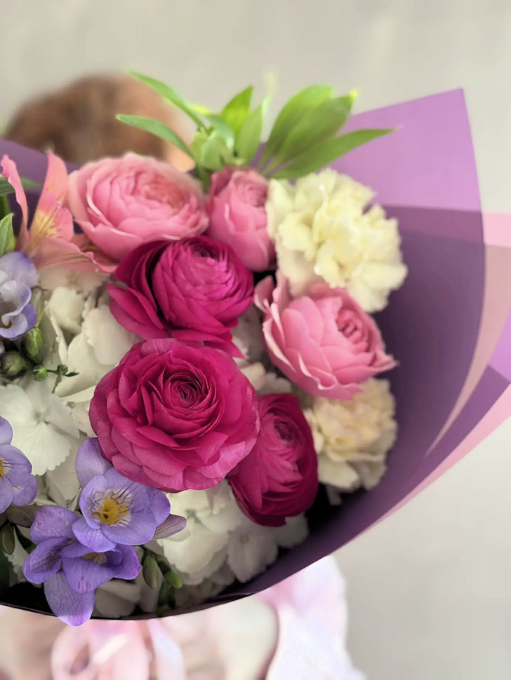 Сборный букет «Цветочная магия»