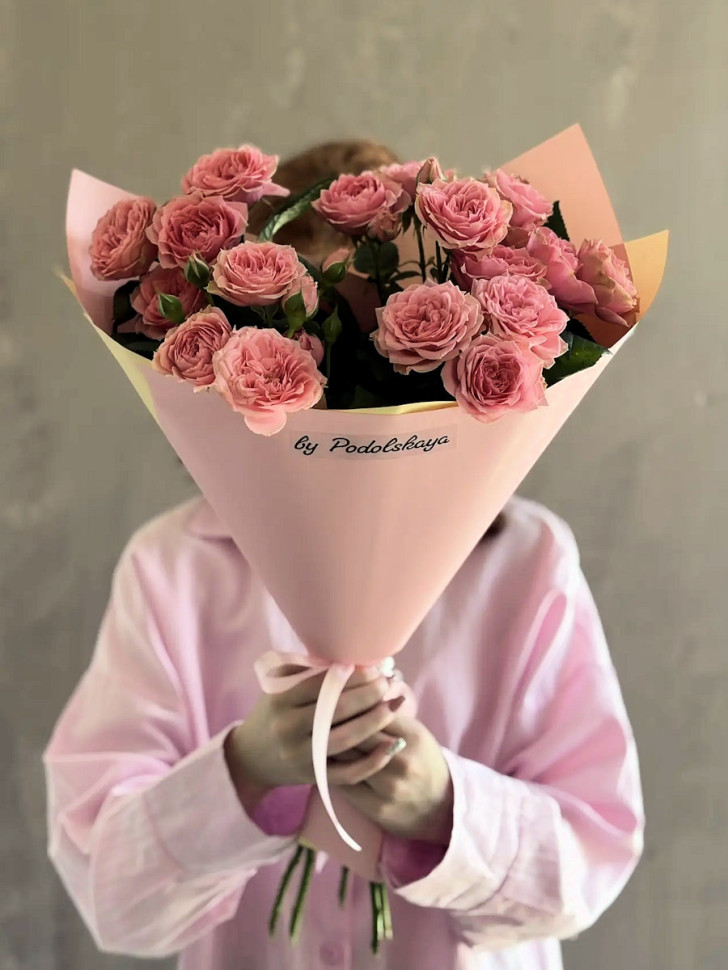 Букет из 5 кустовых пионовидных роз