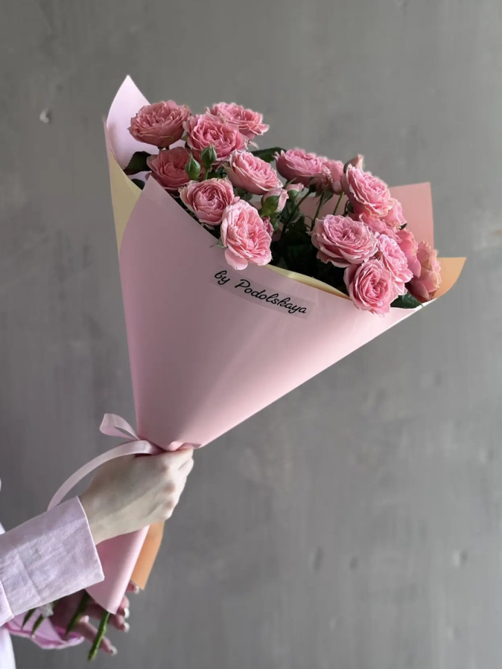 Букет из 5 кустовых пионовидных роз