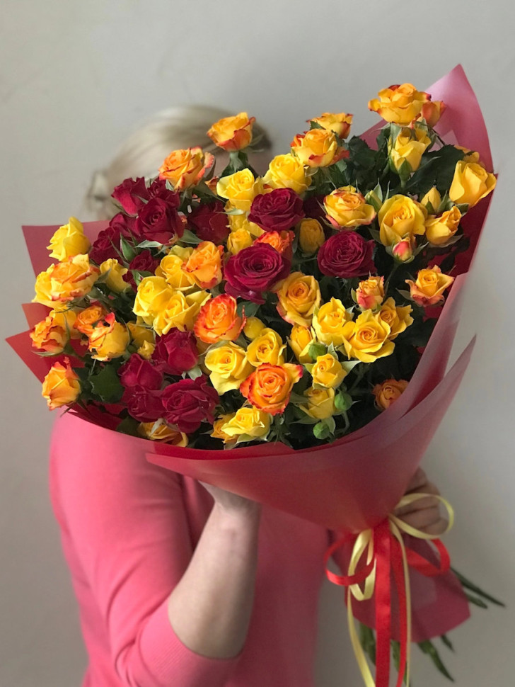 11 кустовых роз 