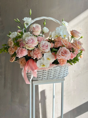 Цветочная корзина «Новые горизонты»
